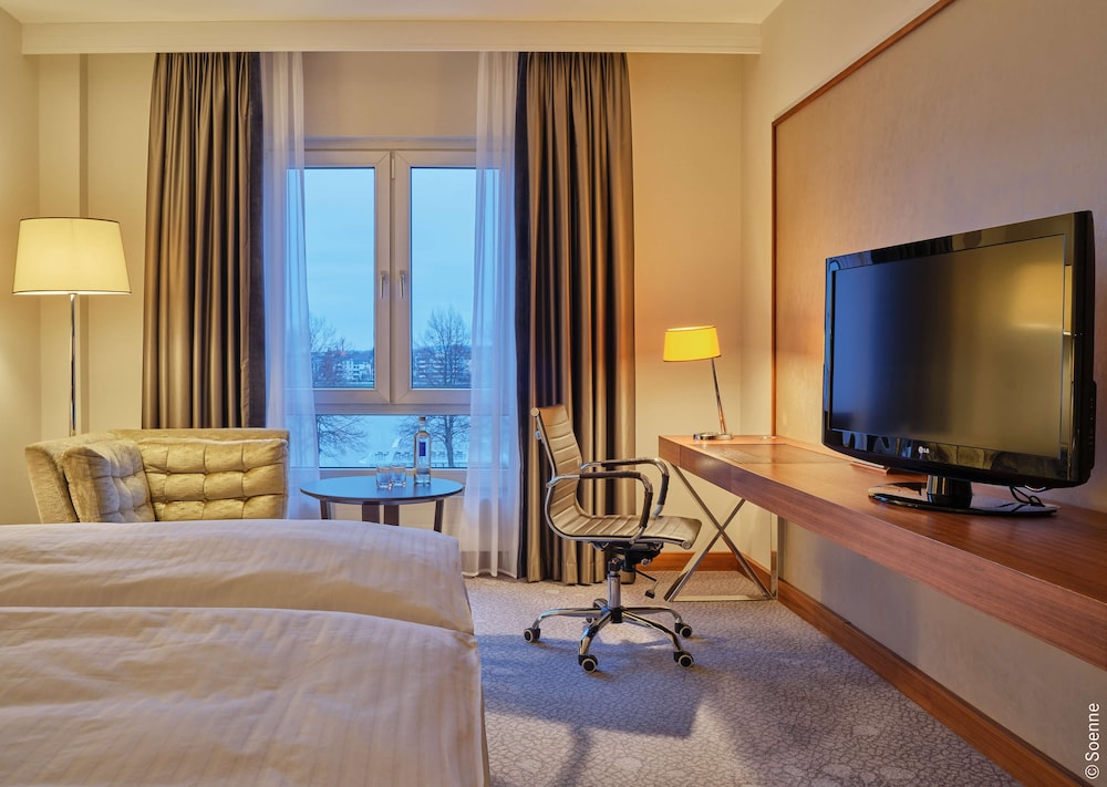 Comfort Room, River View - Photo 1