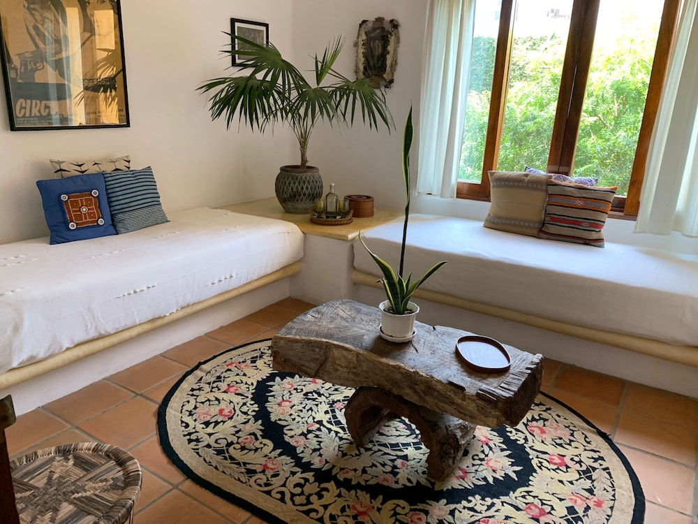 Family Suite, 2 Bedrooms, Courtyard View, Tower photo 3
