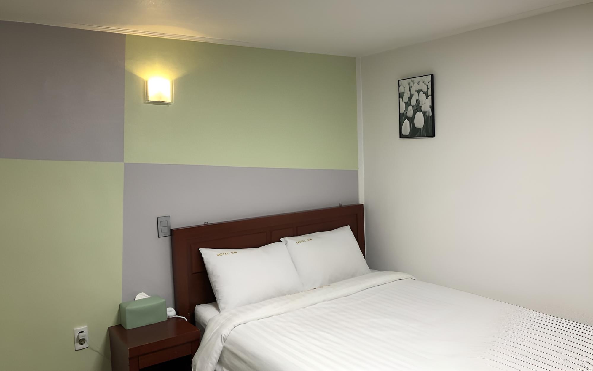 Room (Standard Room) - Photo 21
