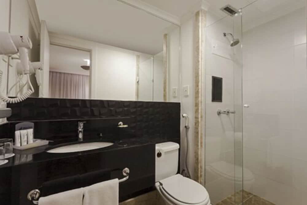 Premier Double Room thumbnail 6