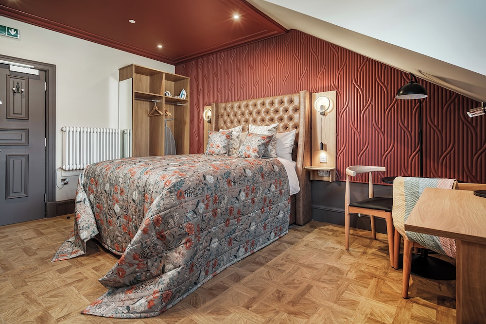 Traditional Suite