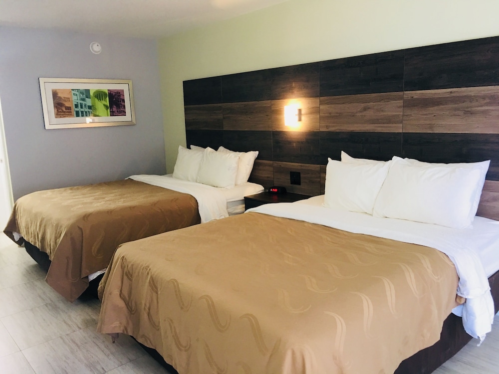 Standard Room, 2 Queen Beds, Non Smoking - Photo 7