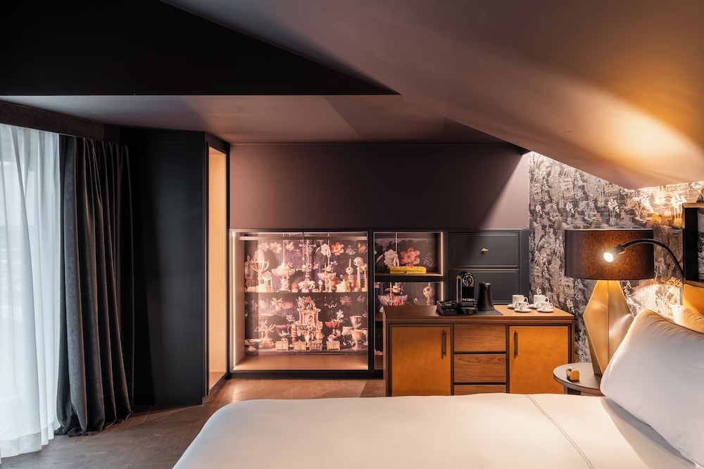 Signature Suite (Borboni) thumbnail 5