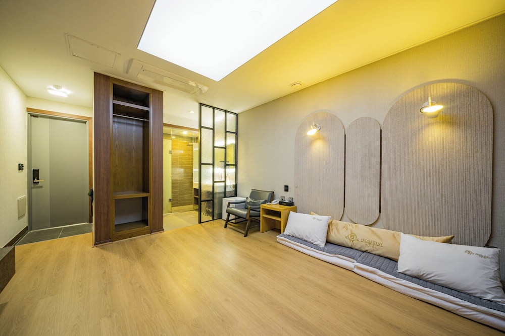 Korean Style Room (Ondol), City View