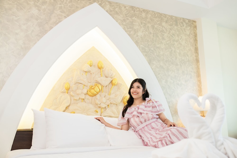 Deluxe Room - Photo 6