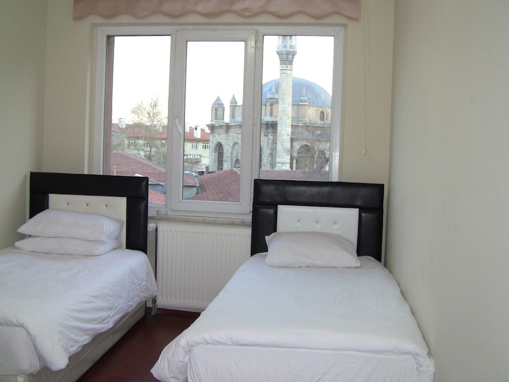 Twin Room - Photo 7