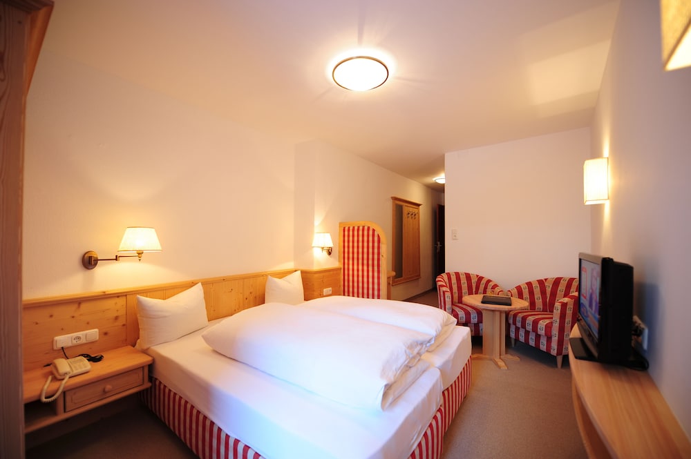 Traditional Double Room , Street View photo 3