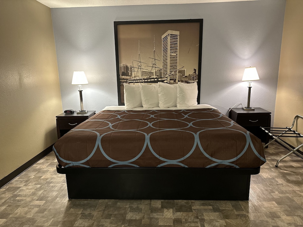 Standard Room, 1 King Bed - Photo 1