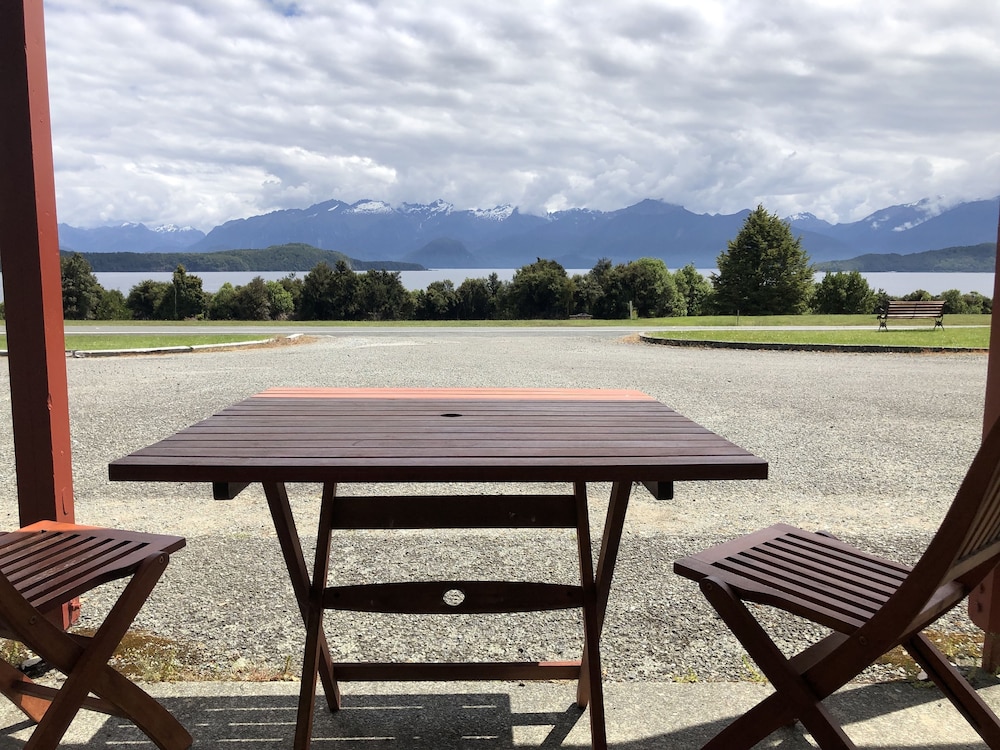 2 Room Studio Motel Unit - Lakeview