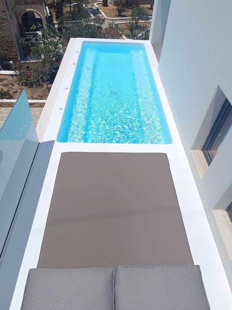 Deluxe Studio With Private Pool - Photo 5
