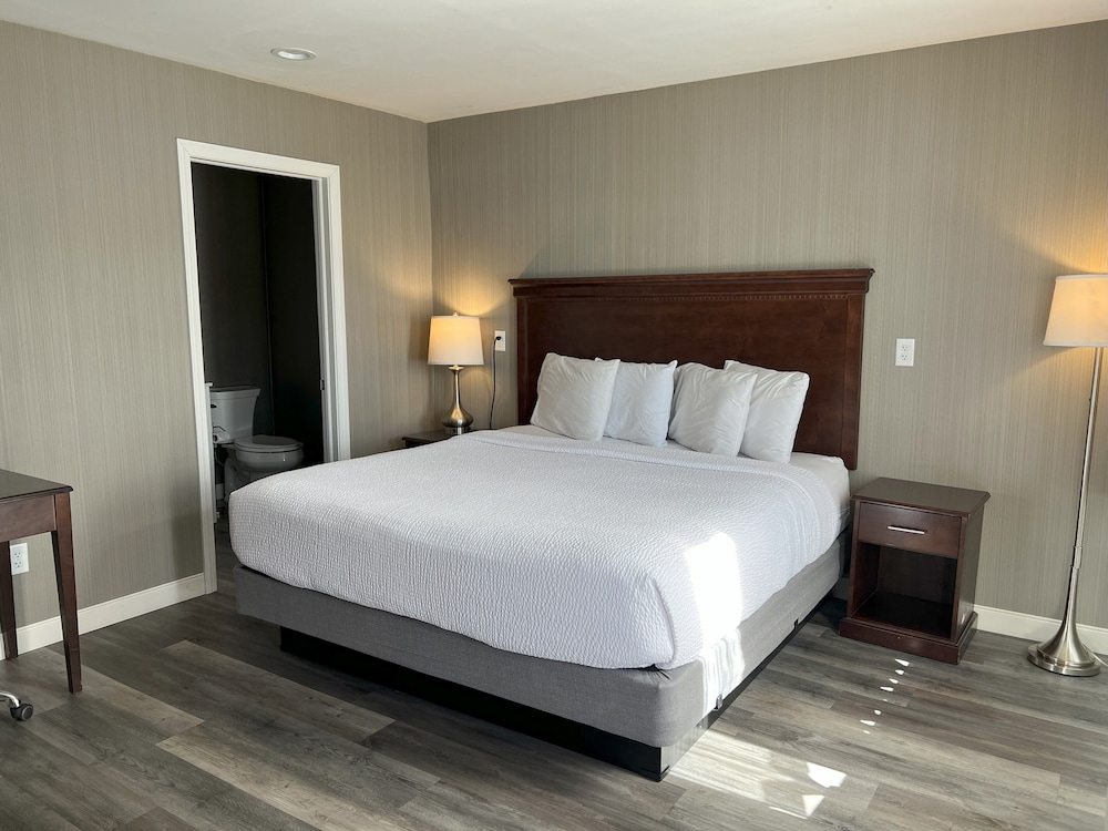 Two Room Suite, 2 Bedrooms photo 2