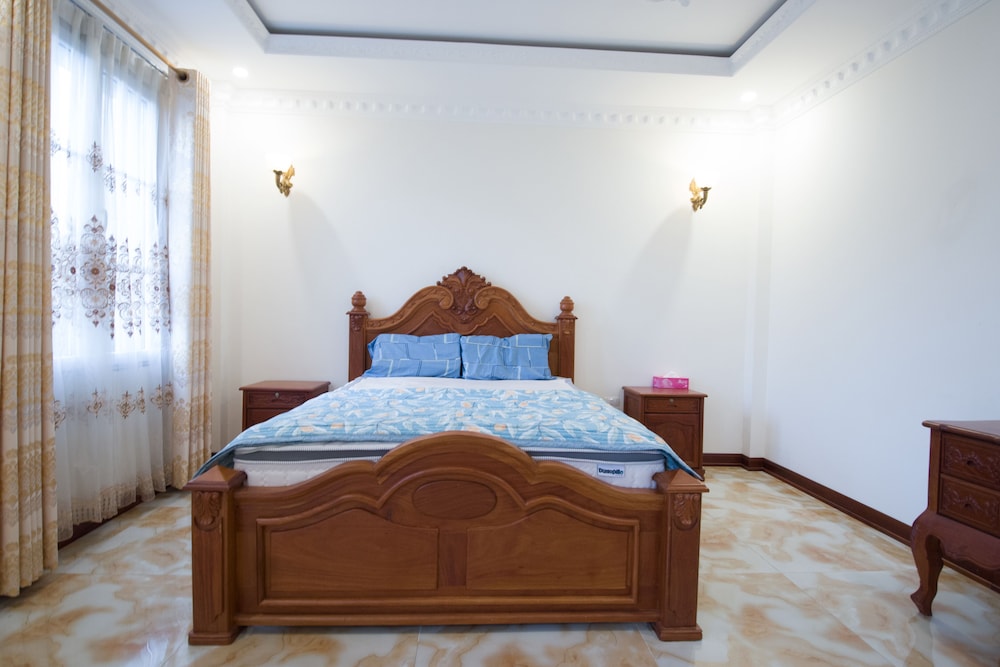 Comfort Double Room, 1 King Bed, Balcony, City View photo 2