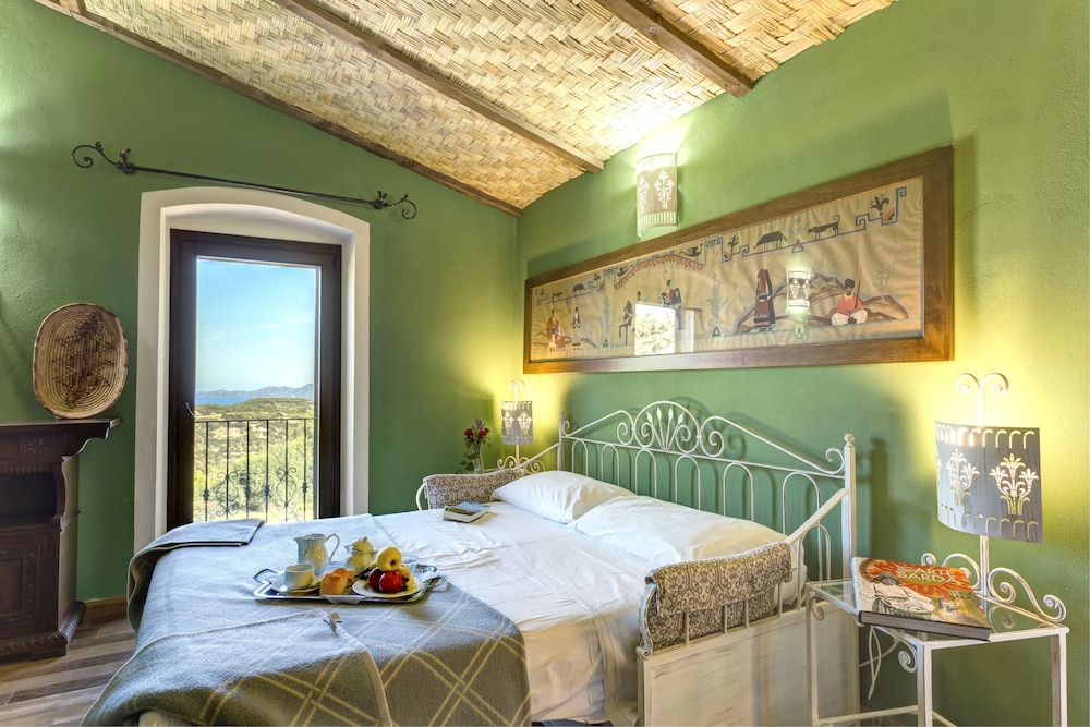 Suite, Garden View photo 1