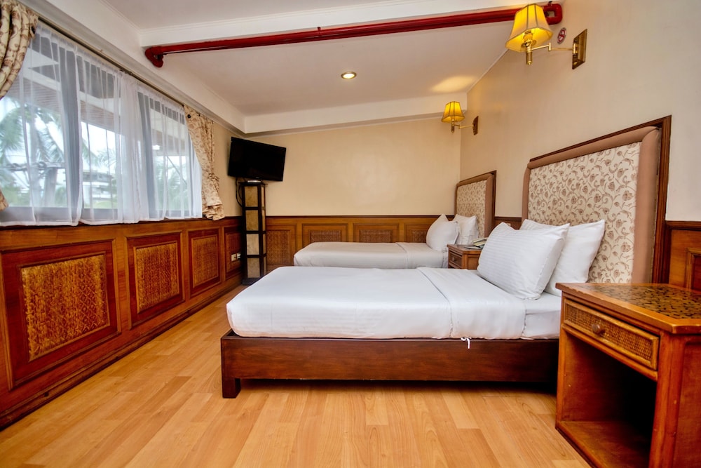 3-Bedroom Family Suite photo 3