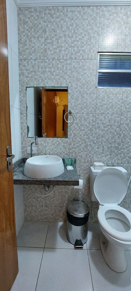 Double or Twin Room - Photo 13