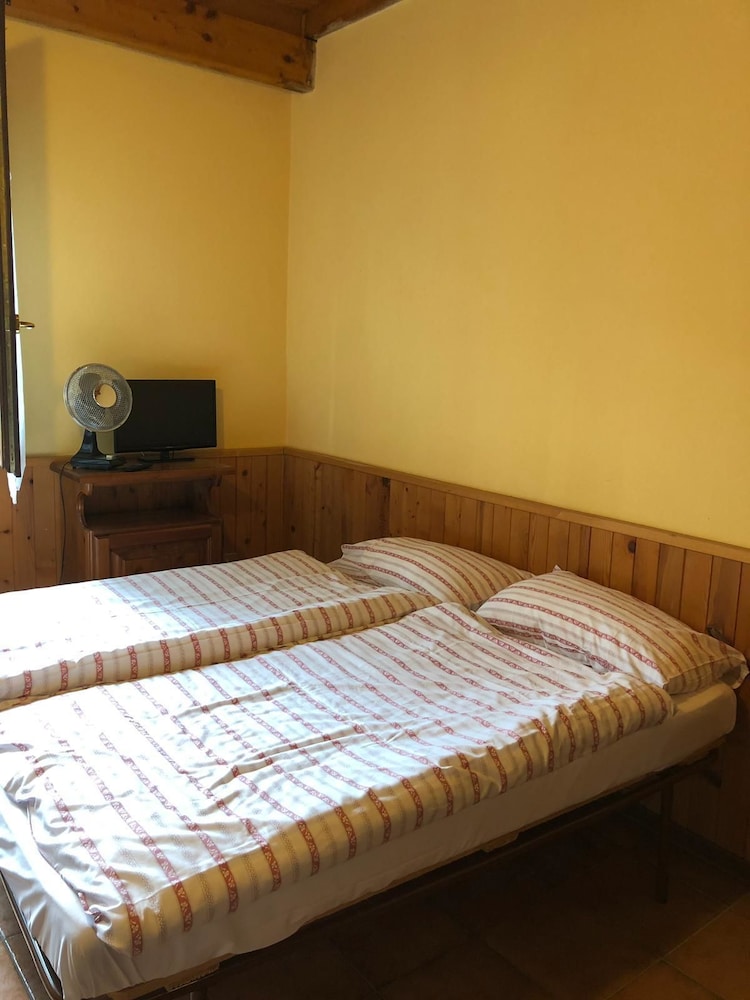 Traditional Triple Room, Accessible photo 2