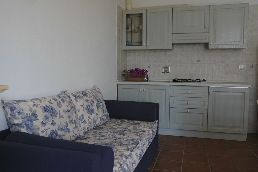 Apartment, 2 Bedrooms, Non Smoking photo 3