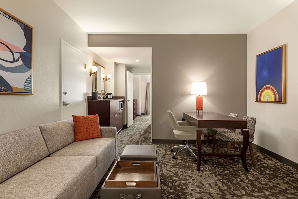 Suite, 1 King Bed with Sofa bed, Non Smoking - Photo 1