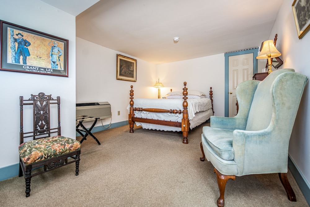 11 - Tyler Guest Room