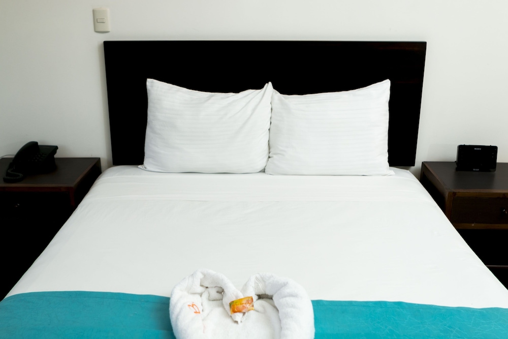 Junior Suite, 1 Queen Bed - Ocean View photo 3