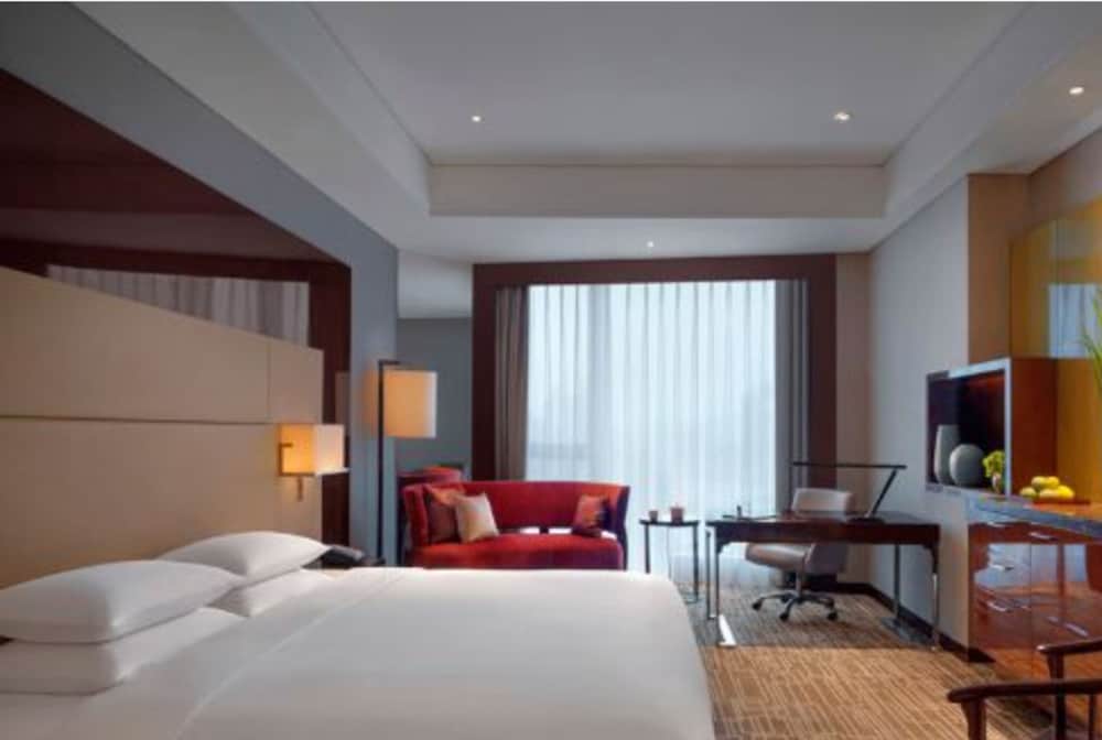 Regency, Suite - Photo 1