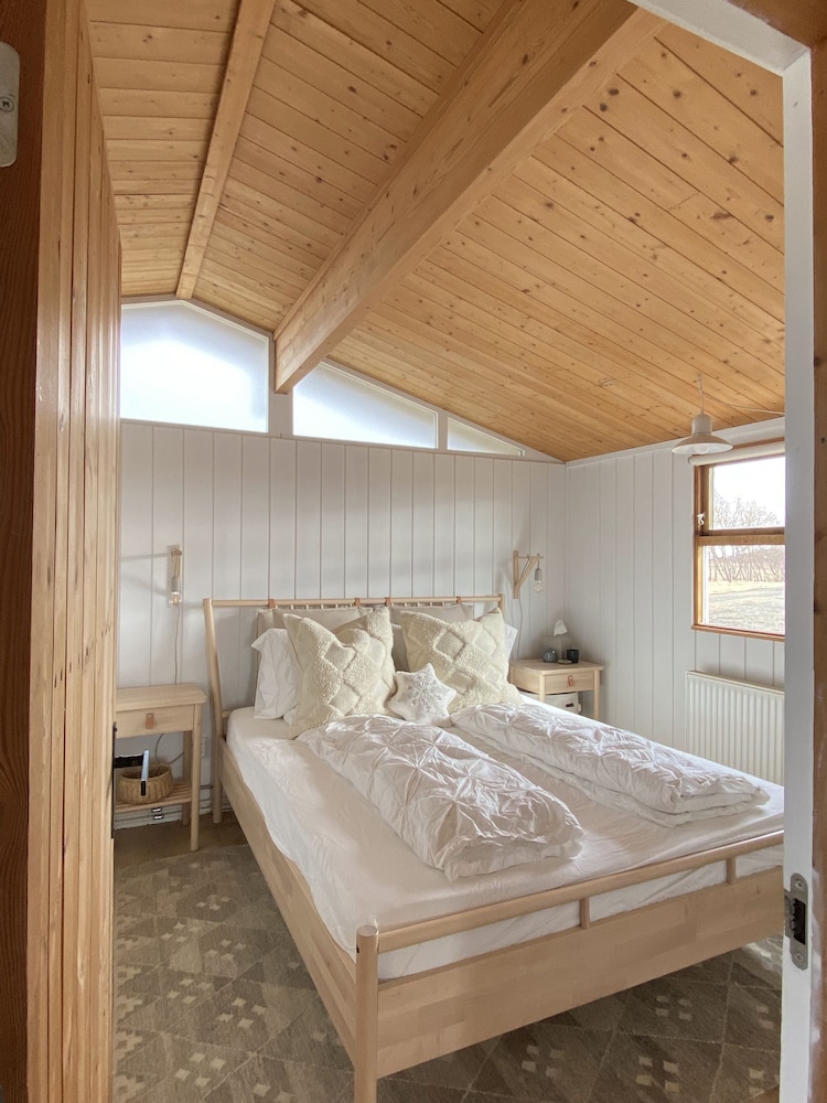 Three Bedroom Cottage. photo 1