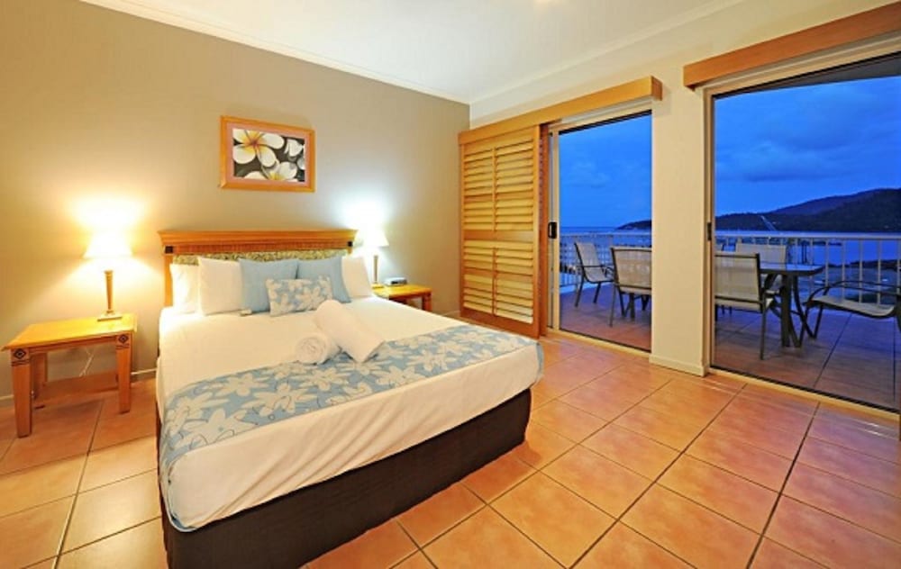 3 Bedroom Ocean View Spa Penthouse photo 3