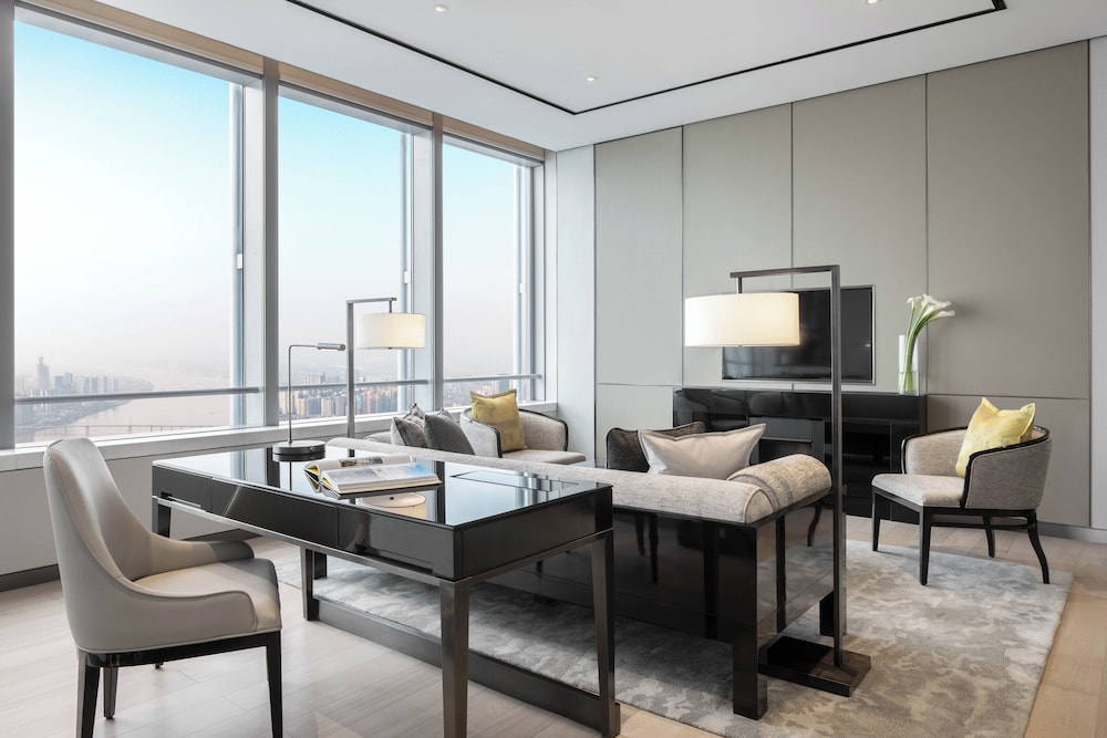 Discovery Suite