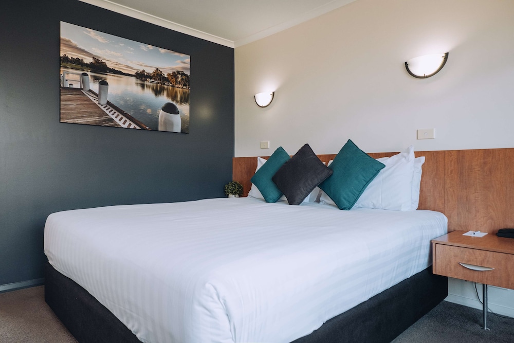 Executive Room, 1 King Bed, Non Smoking, Ground Floor photo 1