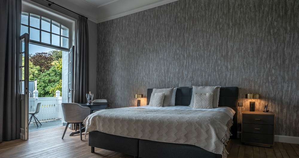 Royal Suite photo 2