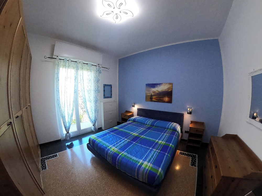 House, Multiple Bedrooms, Balcony photo 1