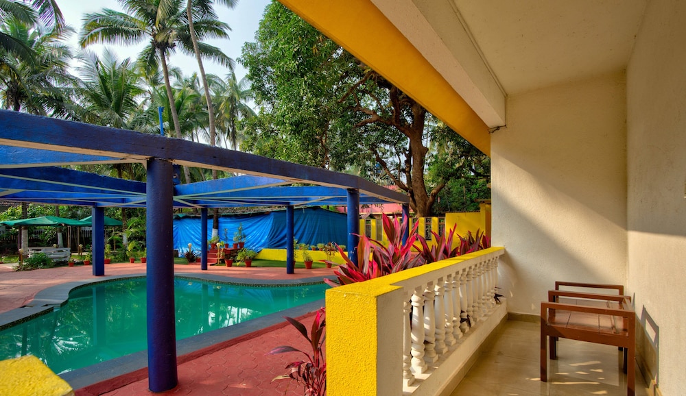 Superior Room, 1 Double Bed, Pool View, Poolside