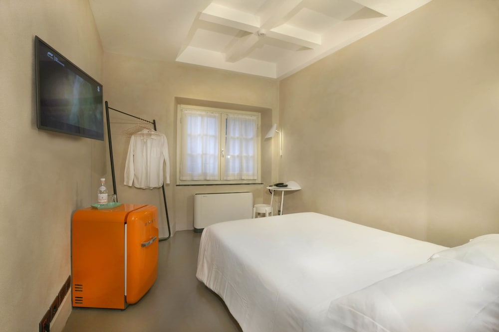 Classic Single Room