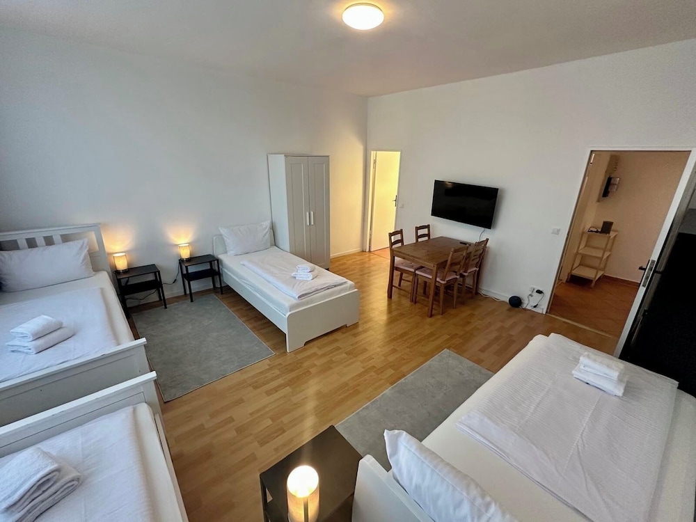 Standard Studio, 1 Bedroom (Excluding 85 Euro Cleaning Fee) photo 1