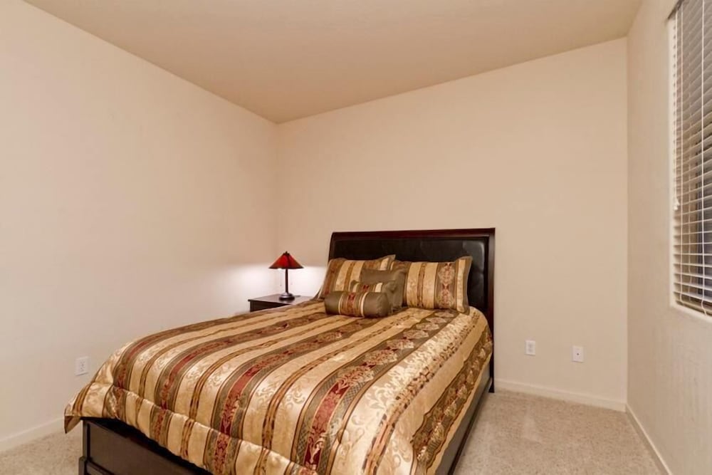 Condo, 2 Bedrooms photo 1