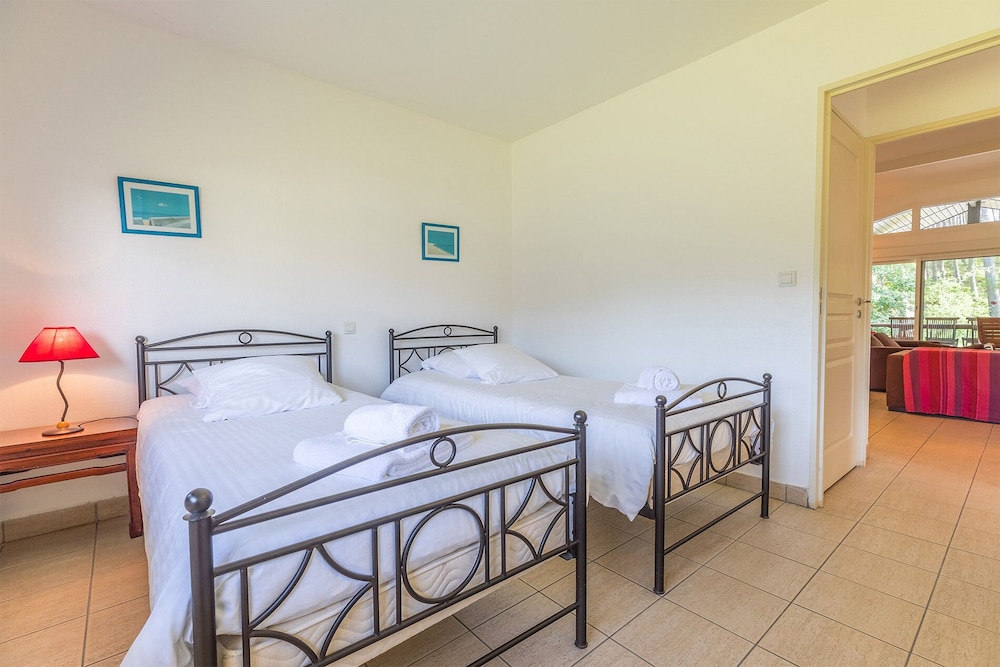 Villa (4 rooms 8 people) photo 1