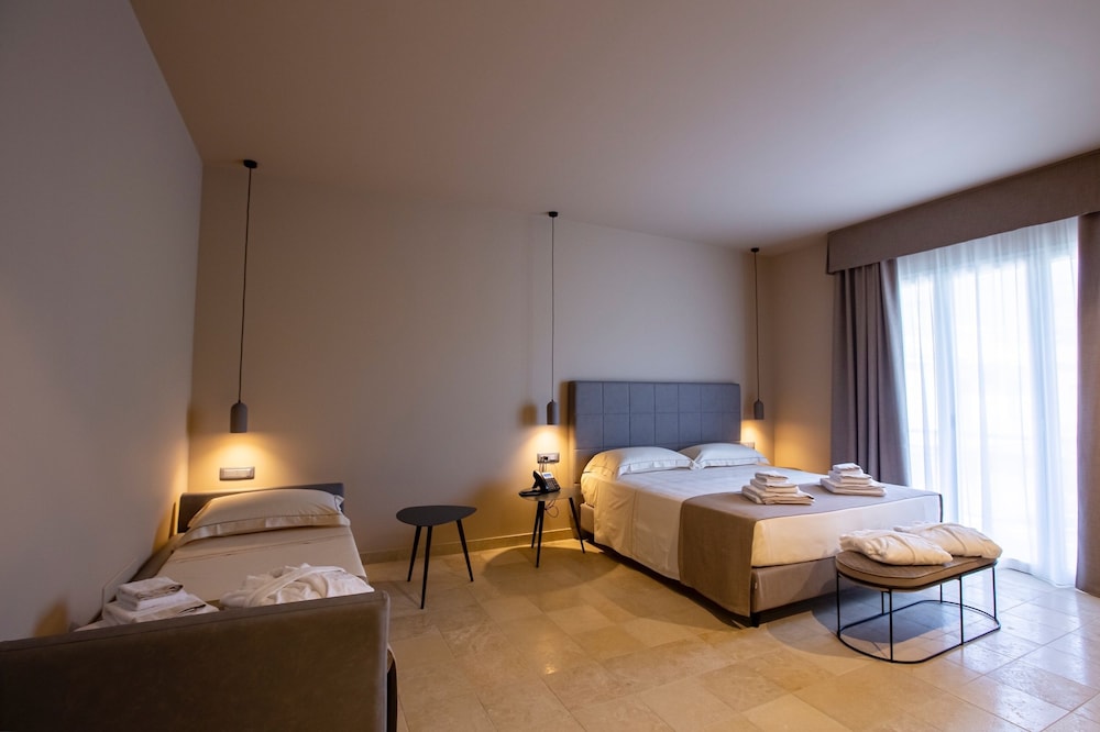 Classic Triple Room - Photo 1