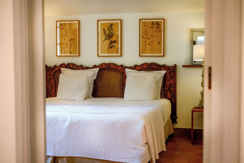 Deluxe Suite - Photo 2