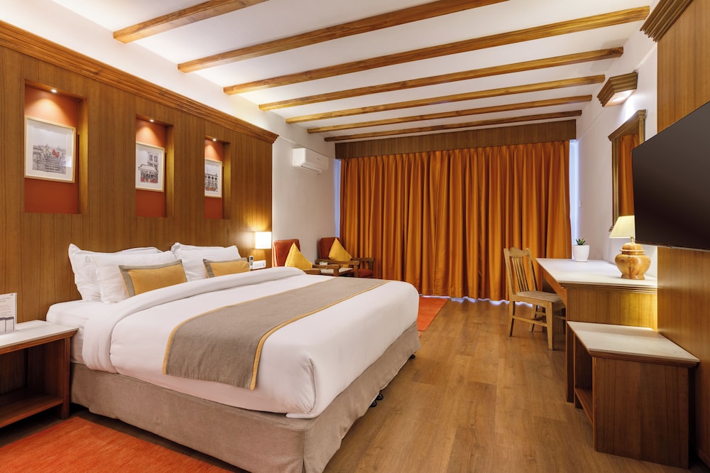Junior Suite Heritage Wing - Photo 1