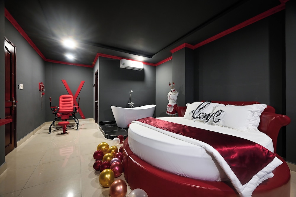 Luxury Suite photo 2
