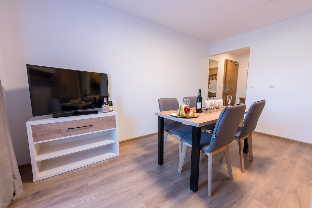 Family Apartment photo 2