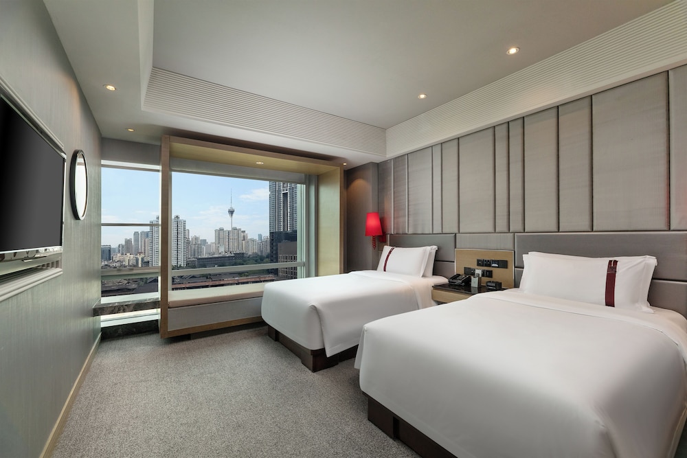G60 Deluxe Suite Triple Room photo 1