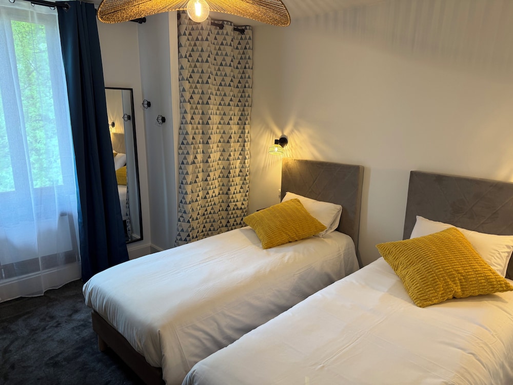 Superior Twin Room, 2 Twin Beds, Park View