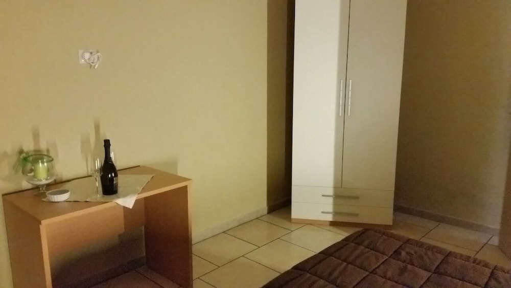 Premium Room, 1 Bedroom, Accessible, Pool View photo 3