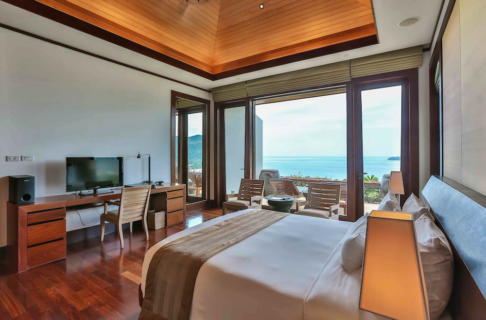 Luxury Villa photo 1