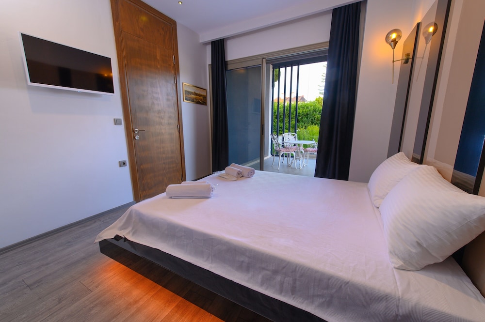City Room photo 2