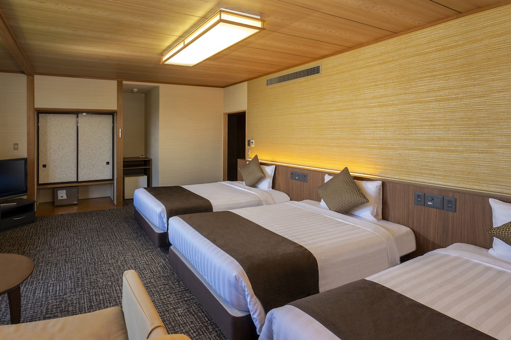 Triple Room, River View (With shower booth) Non Smoking photo 2