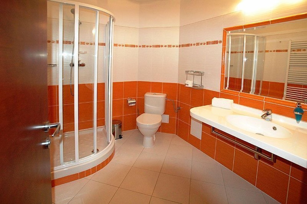 Double Room - Photo 13