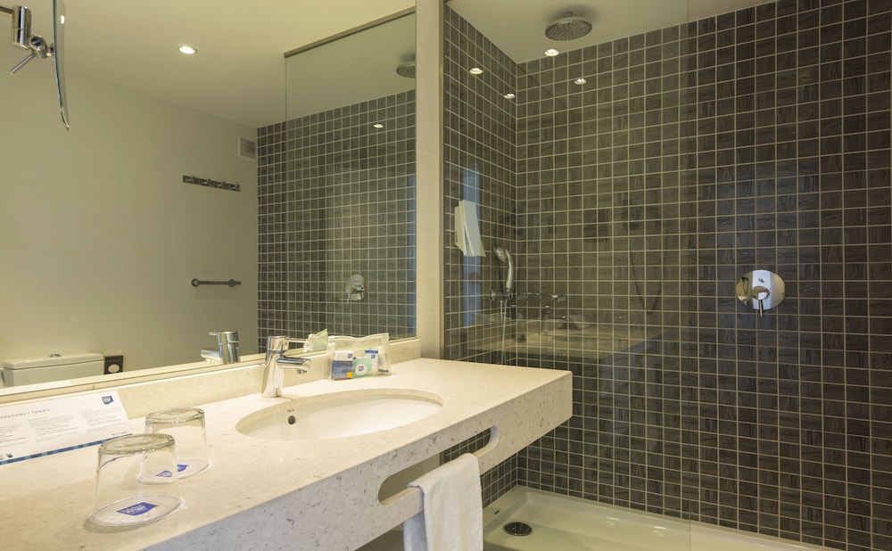Premium Suite Mediterranea with Terrace Pool View (Spa Access) - Photo 7