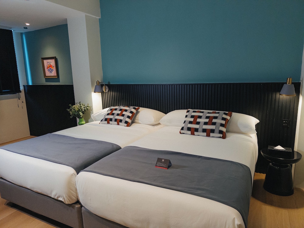 Deluxe Twin Room, City View